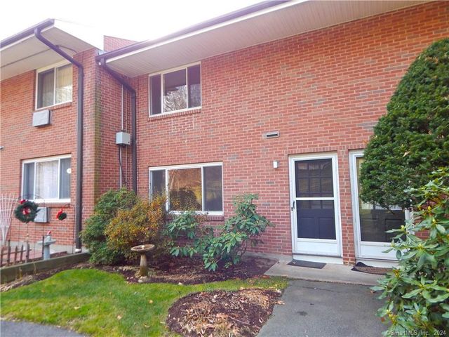 $243,000 | 1668 Farmington Avenue, Unit 3 | Farmington