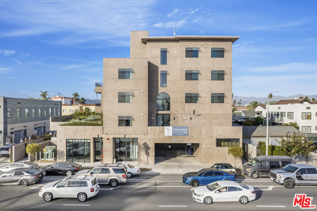 a car parked in front of a building