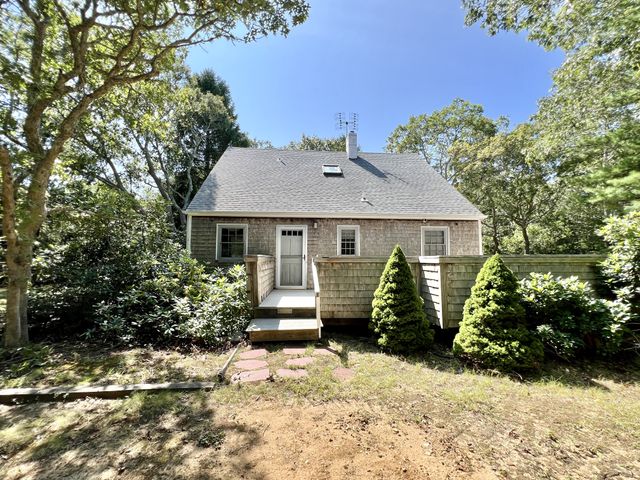 $1,290,000 | 41 Old County Road | Martha's Vineyard