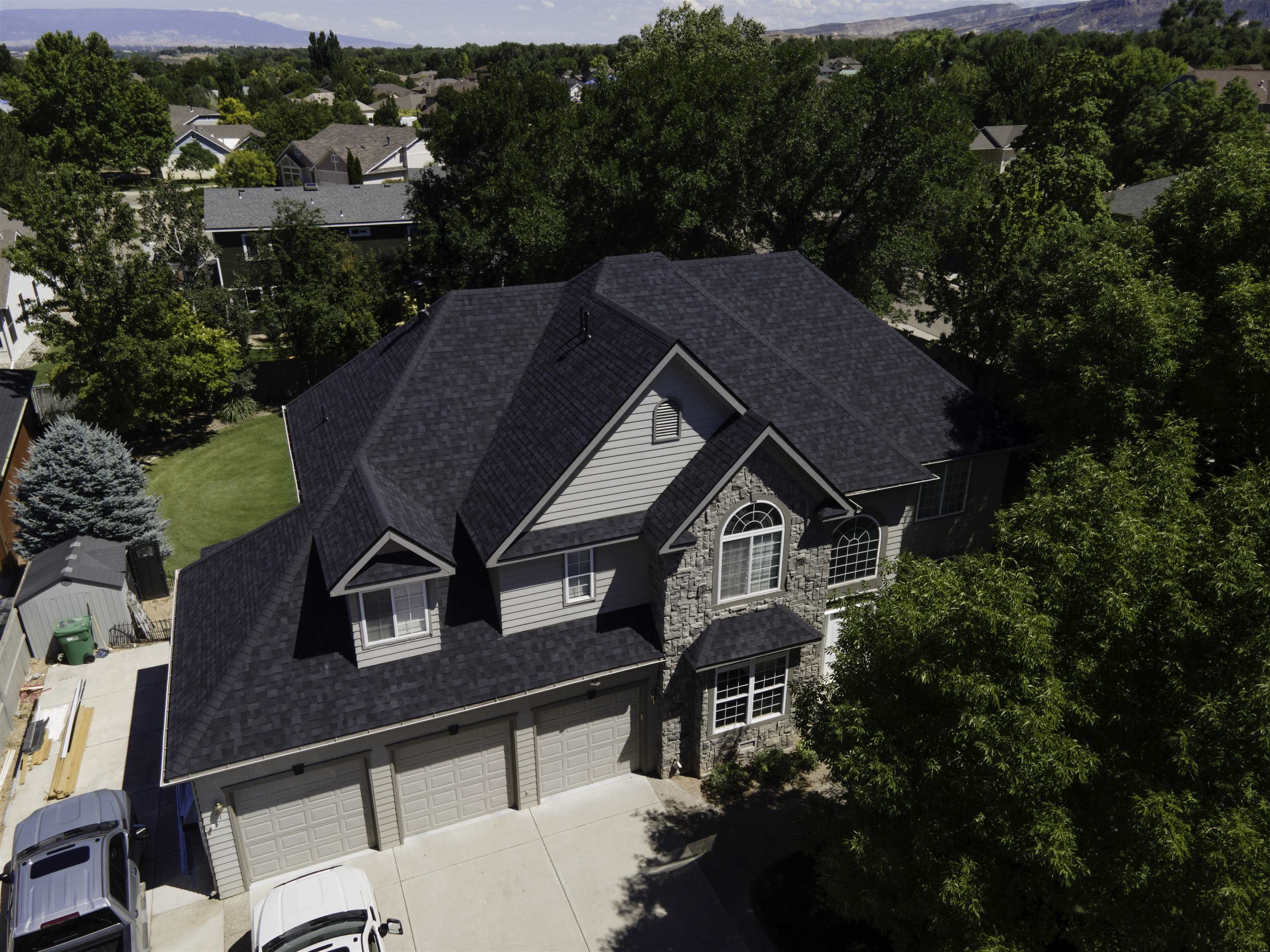 a house view with a outdoor space