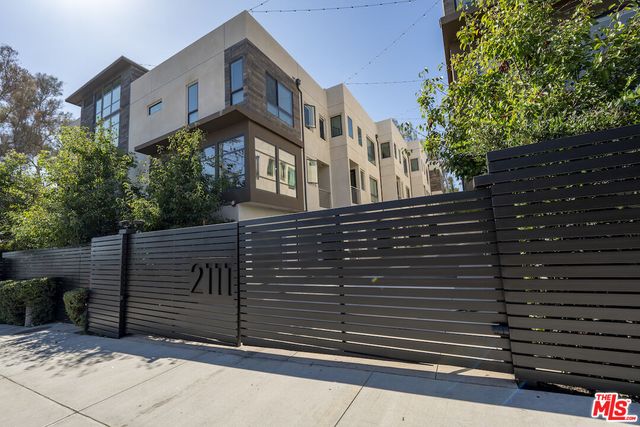 $1,325,000 | 2111 North Cahuenga Boulevard, Unit 1 | Hollywood Hills East