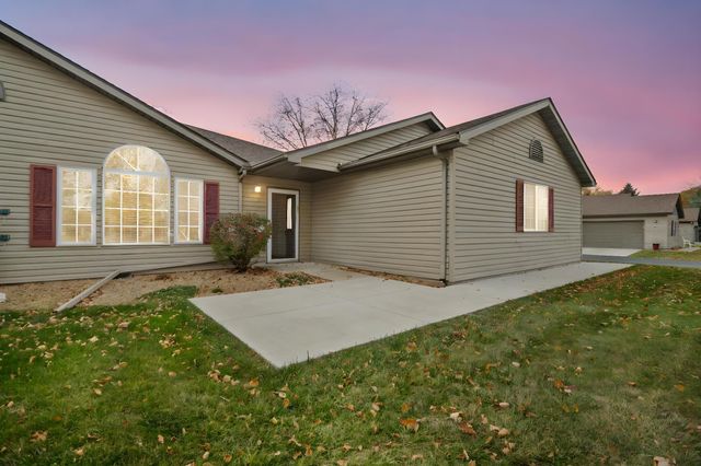 $255,000 | 5 Carriage Lane | Owatonna