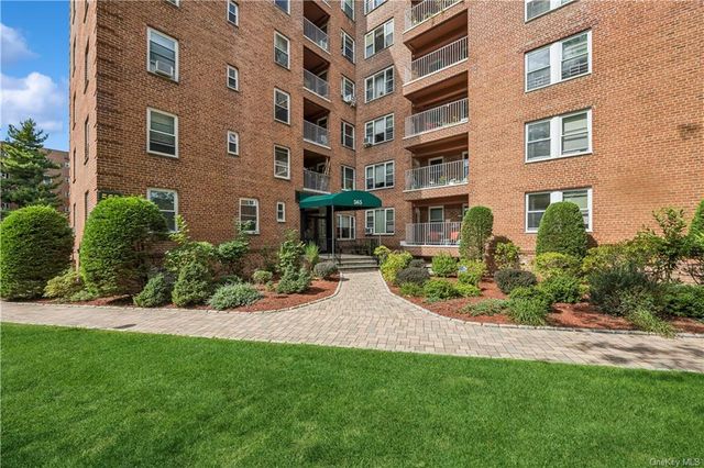 $609,000 | 565 Broadway, Unit 1A | Hastings-on-Hudson