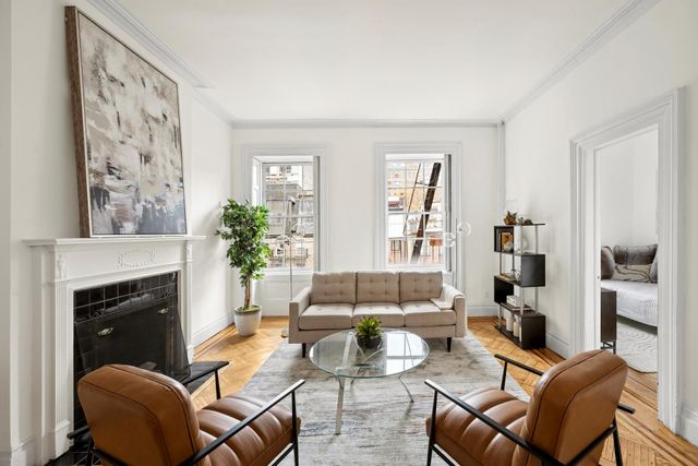 $1,200,000 | 31 Gramercy Park South, Unit 3B | Gramercy