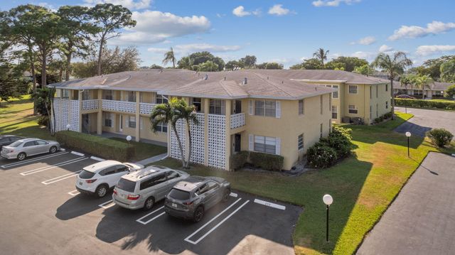 $2,600 | 1021 Del Aire Court, Unit 204 | Delray Beach