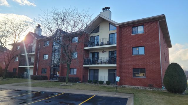 $2,400 | 18100 Rita Road, Unit 2D | Hamilton Hills