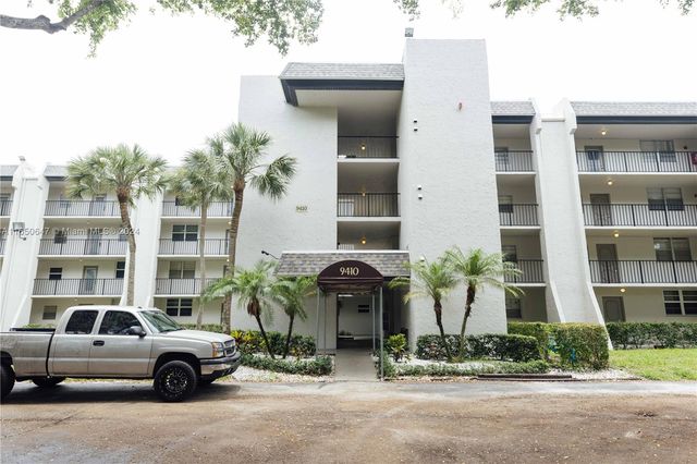 $1,975 | 9410 Poinciana Place, Unit 403 | Pine Island Ridge