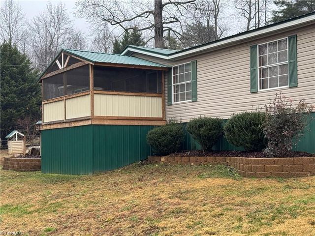 $200,000 | 2558 Creekway Ridge | Grant Township - Randolph County