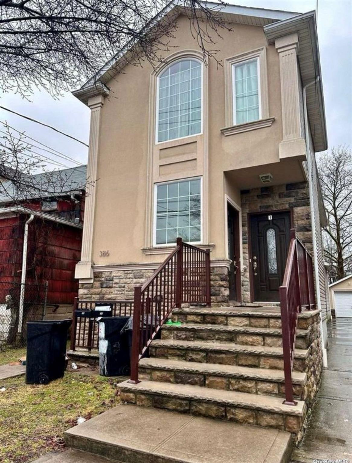 a view of entryway with a front door