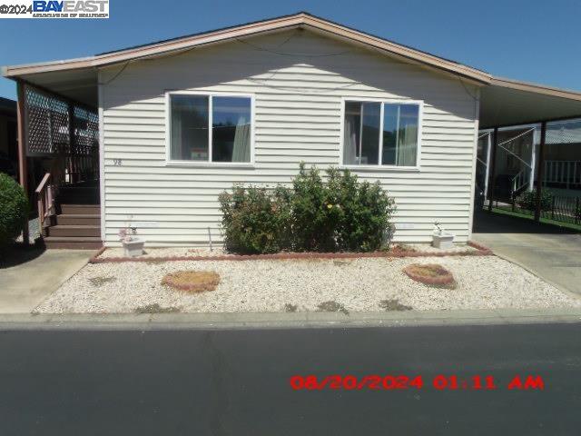 a house with yard outdoor space