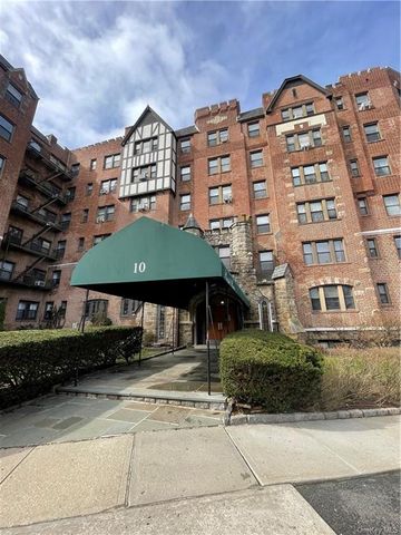 $2,100 | 10 Nosband Avenue, Unit 4J | Old Mamaroneck Road