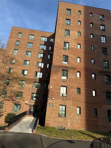 $221,999 | 11 Metropolitan Ovl, Unit 1F | Parkchester