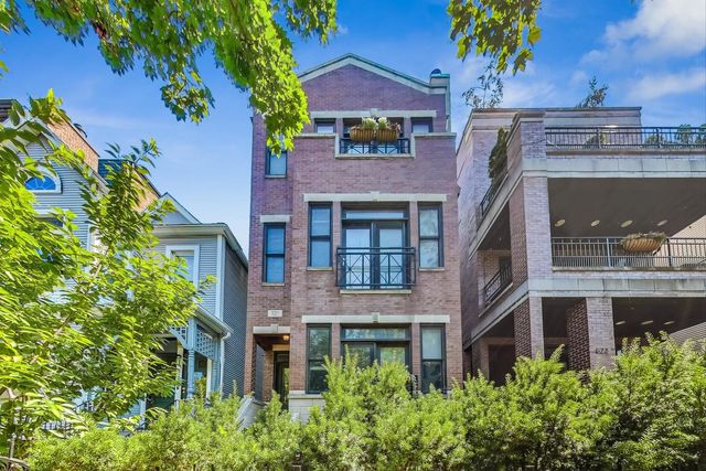 $575,000 | 821 West Wrightwood Avenue, Unit 2 | Wrightwood Neighbors