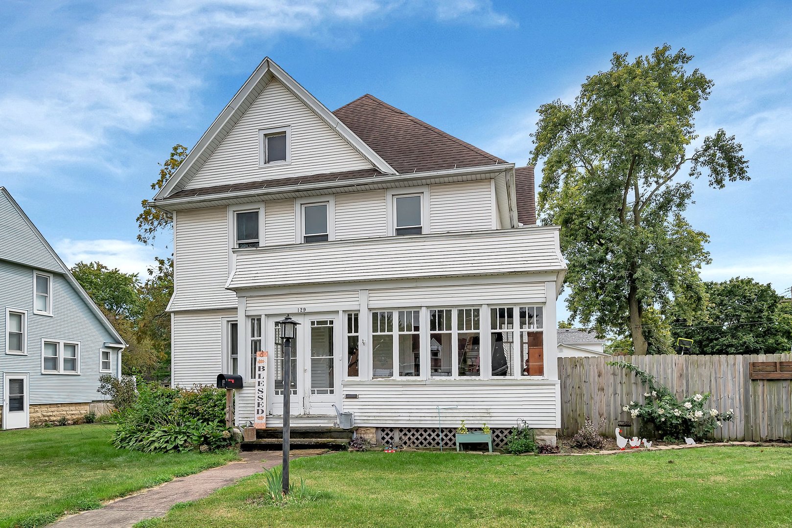 front view of house with a yard