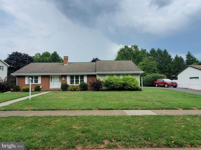 $395,000 | 1092 Hillview Lane | Hershey