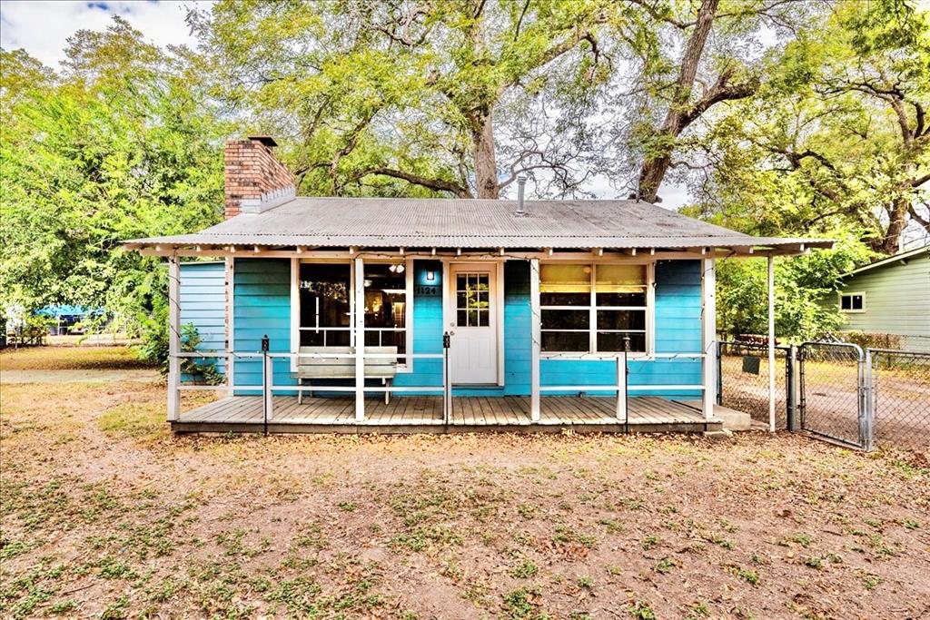 Adorable home with Guadalupe River access