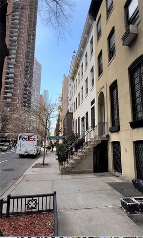 $765,000 | 437 West 43rd Street, Unit 1 | Hell's Kitchen