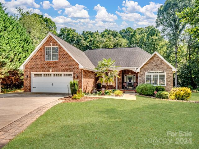 $418,000 | 3445 Sourwood Court | Jacobs Fork Township - Catawba County