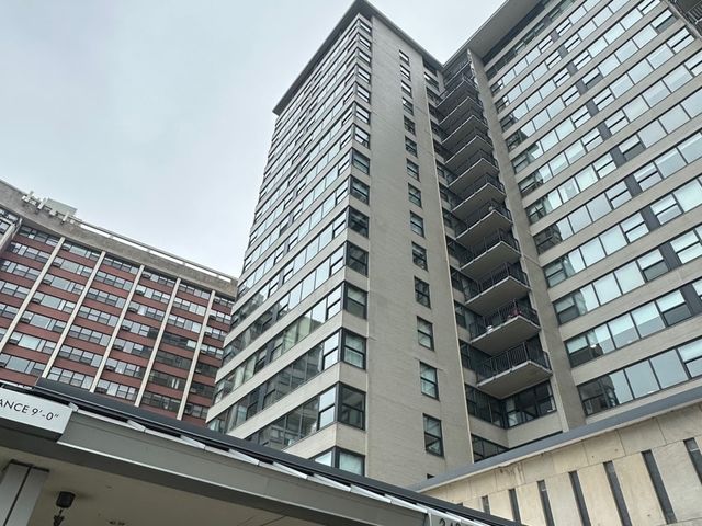 $1,900 | 3430 North Lake Shore Drive, Unit 3N | Lake View East