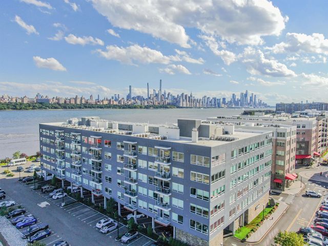 $5,300 | 15 Somerset Lane, Unit 111 | Edgewater