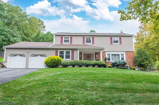 $847,700 | 42 Glacier Drive | Parsippany