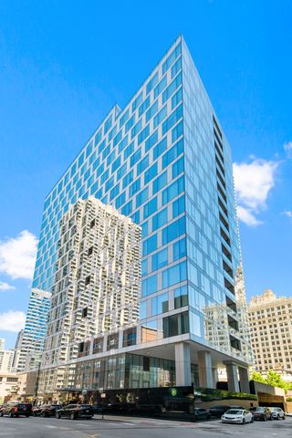 $1,599,000 | 403 North Wabash Avenue, Unit 17B | Renelle on the River