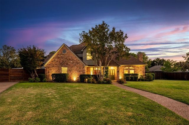 $936,000 | 400 Fieldcrest Circle | Coppell