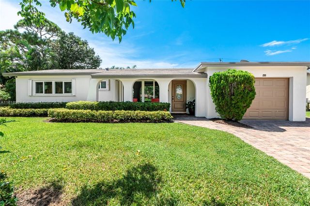 $695,000 | 4998 Northwest 3rd Terrace | Boca Raton Hills