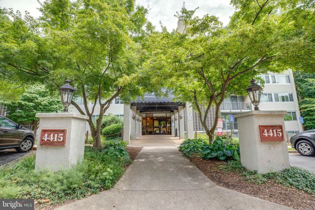 $245,000 | 4415 Briarwood Court North, Unit 53 | Heritage Woods North