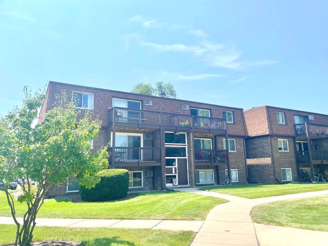 $178,000 | 110 Boardwalk Street, Unit GW | Elk Grove Village