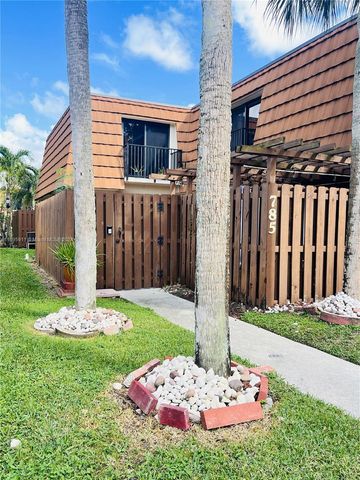 $455,000 | 785 Southwest 120th Way, Unit 785 | Davie