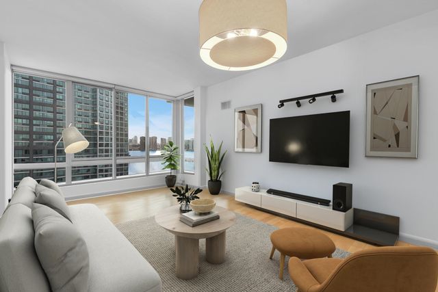 $1,290,000 | 46-30 Center Boulevard, Unit 1006 | Long Island City