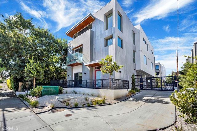 $2,378,000 | 941 East California Boulevard, Unit 2 | Southeast Pasadena