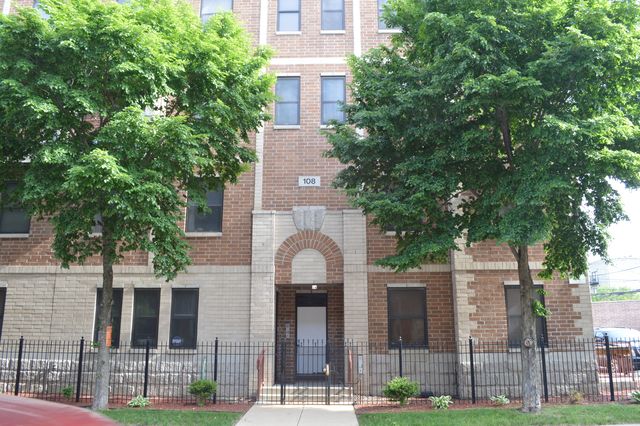 $289,900 | 108 East 41st Street, Unit 1E | Bronzeville