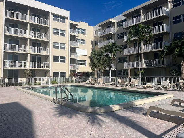 $3,900 | 2929 South Ocean Boulevard, Unit 215 | Deerfield Beach Island