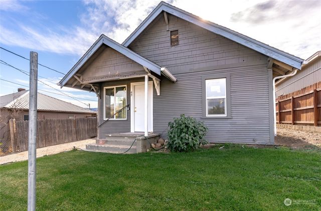 $379,900 | 45 South Viewdale Street | South Wenatchee