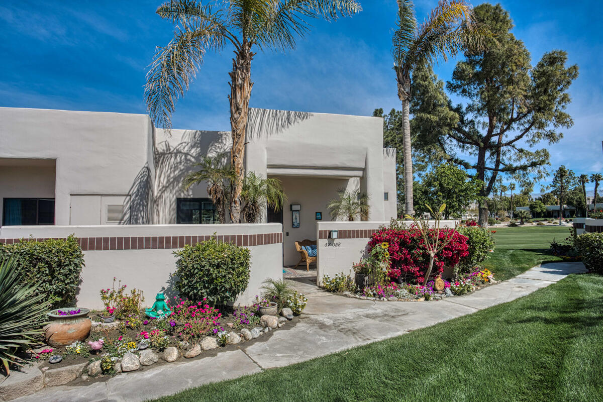 a view of outdoor space and garden