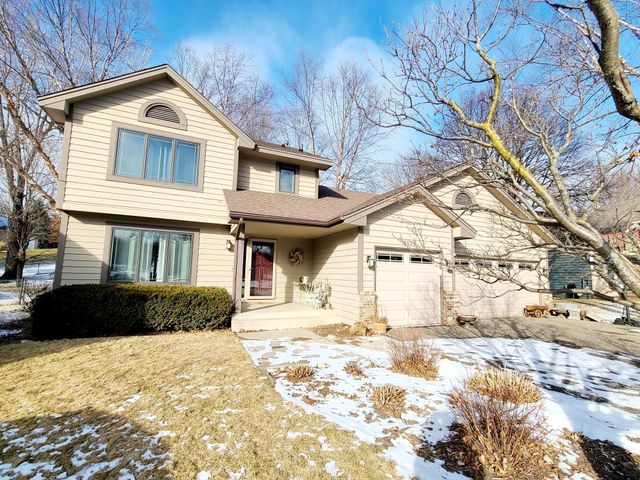 $499,900 | 4175 Countryside Drive | Eagan