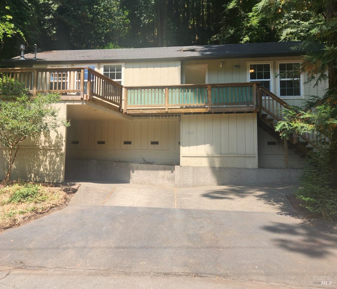 a front view of house with yard