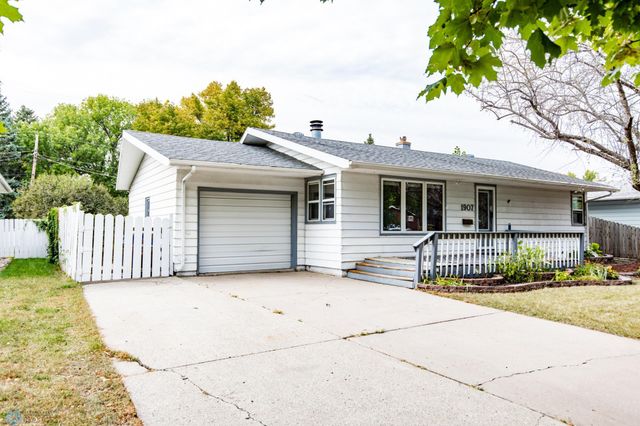 $252,000 | 1907 17th Street South | Moorhead