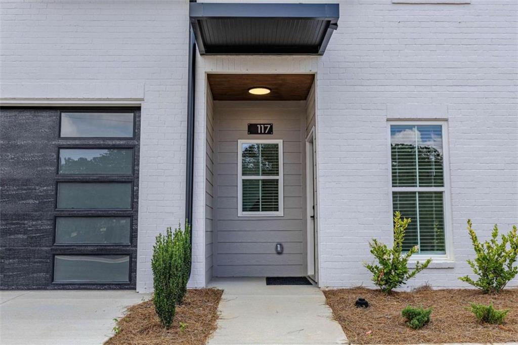 a view of a entryway front of house