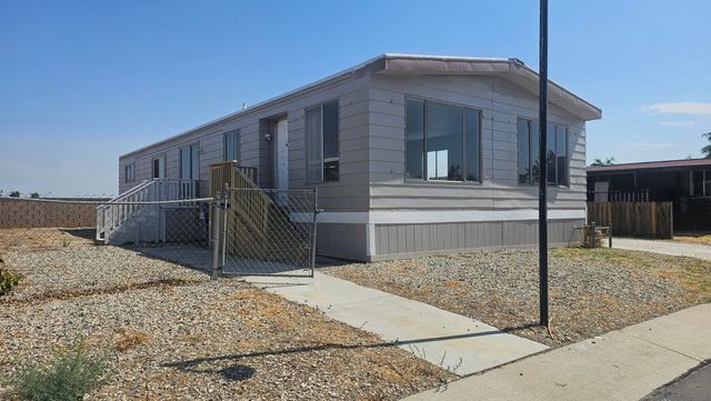 $118,950 | 2117 Windbreak Drive, Unit 12 | Rosamond