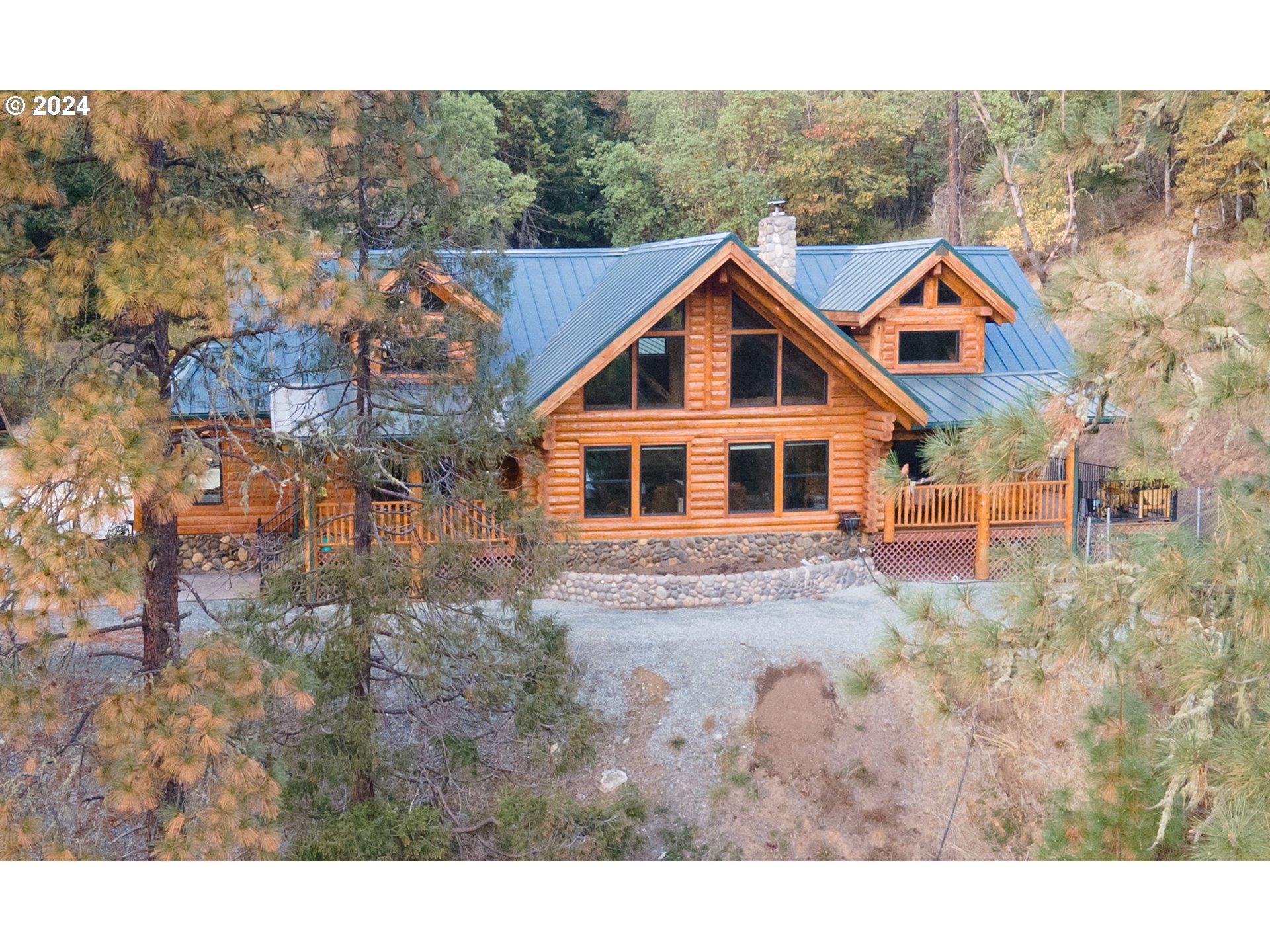 a house view with a outdoor space