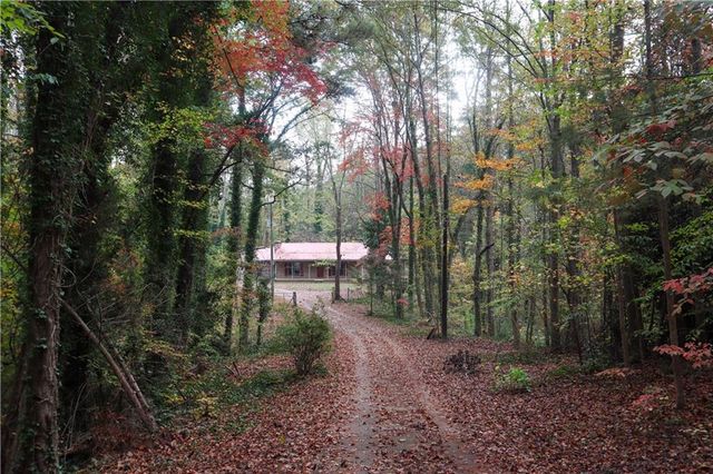 $760,000 | 618 Old Doss Drive | Etowah Shoals