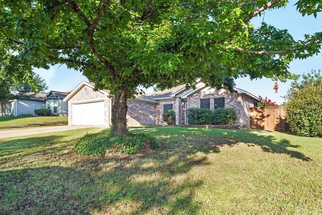 $299,900 | 225 Cardinal Court | Weatherford