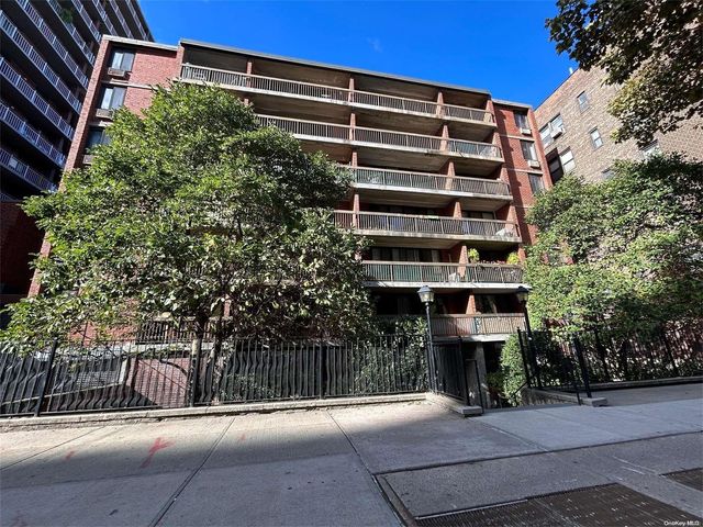 $379,000 | 136-35 Maple Avenue, Unit 3F | Flushing