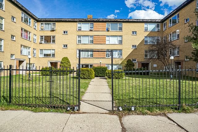 $1,750 | 6127 North Seeley Avenue, Unit 3C | West Ridge