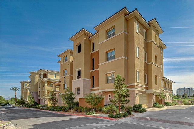 $6,500 | 9129 Las Manaitas Avenue, Unit 302 | Mira Villa