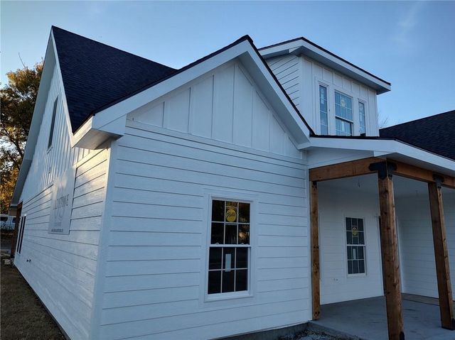 $464,900 | 605 North Mead Street