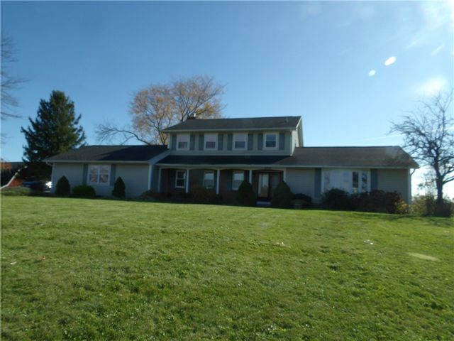 $490,000 | 6932 Coy Road | Livonia